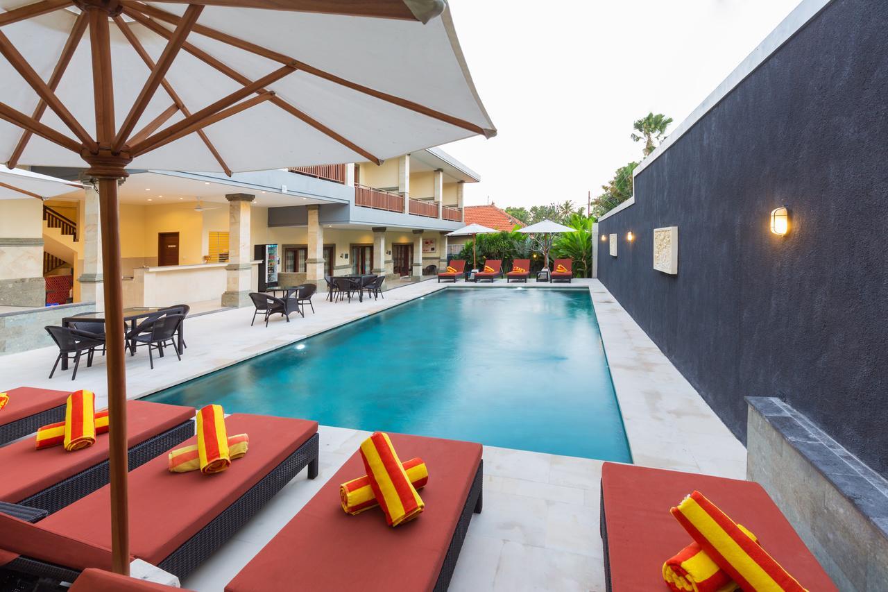 Hotel Kubu Petitenget 3*