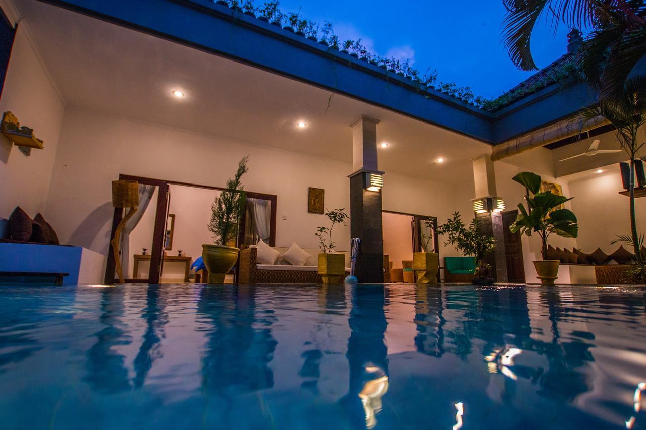 Av Coco Villa *