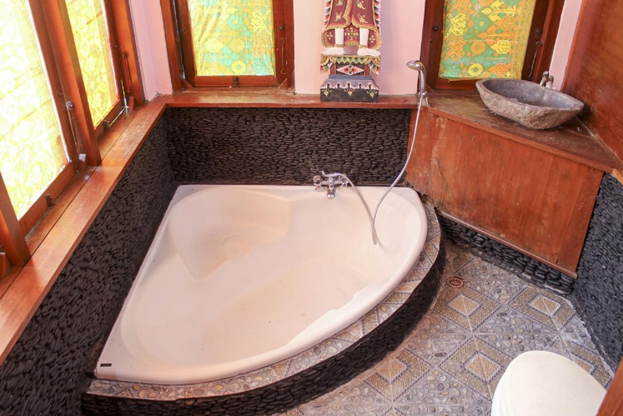 Rona Guest house