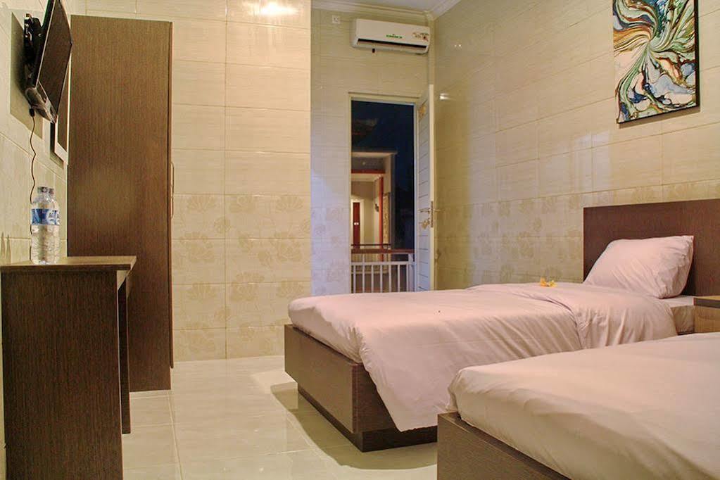 Angkul Angkul Kuta 2*