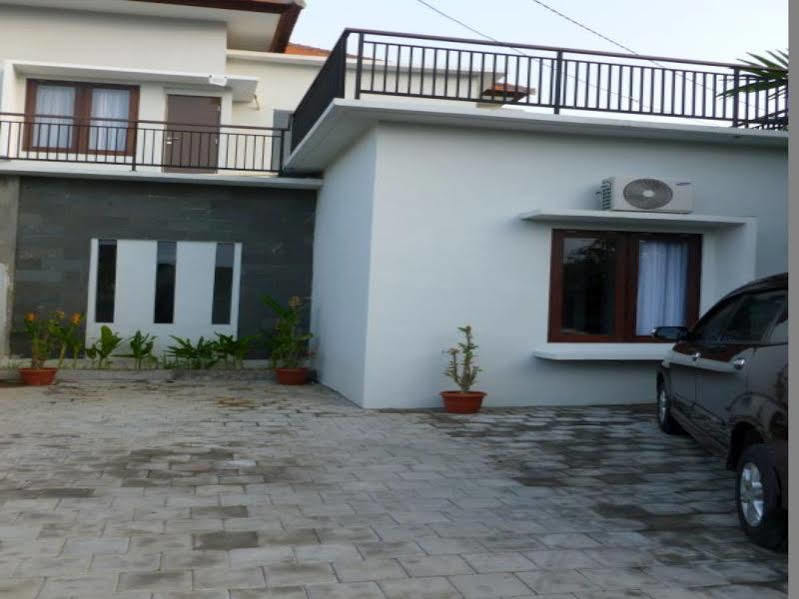 Guest house Griya Widhi *