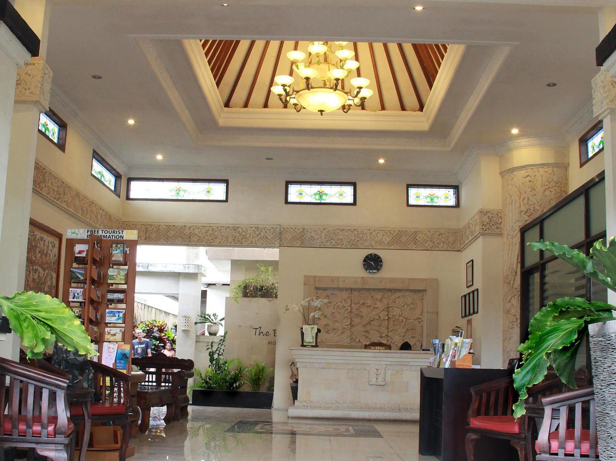Hotel The Batu Belig & 2*