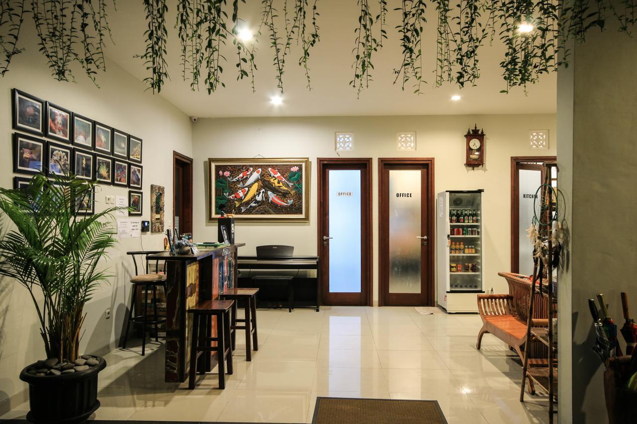 Hotel Dewi Padangbai 3*