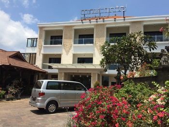 Maxi Kedonganan Hotel 2*