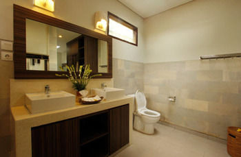 Griya Shanti & Villa *