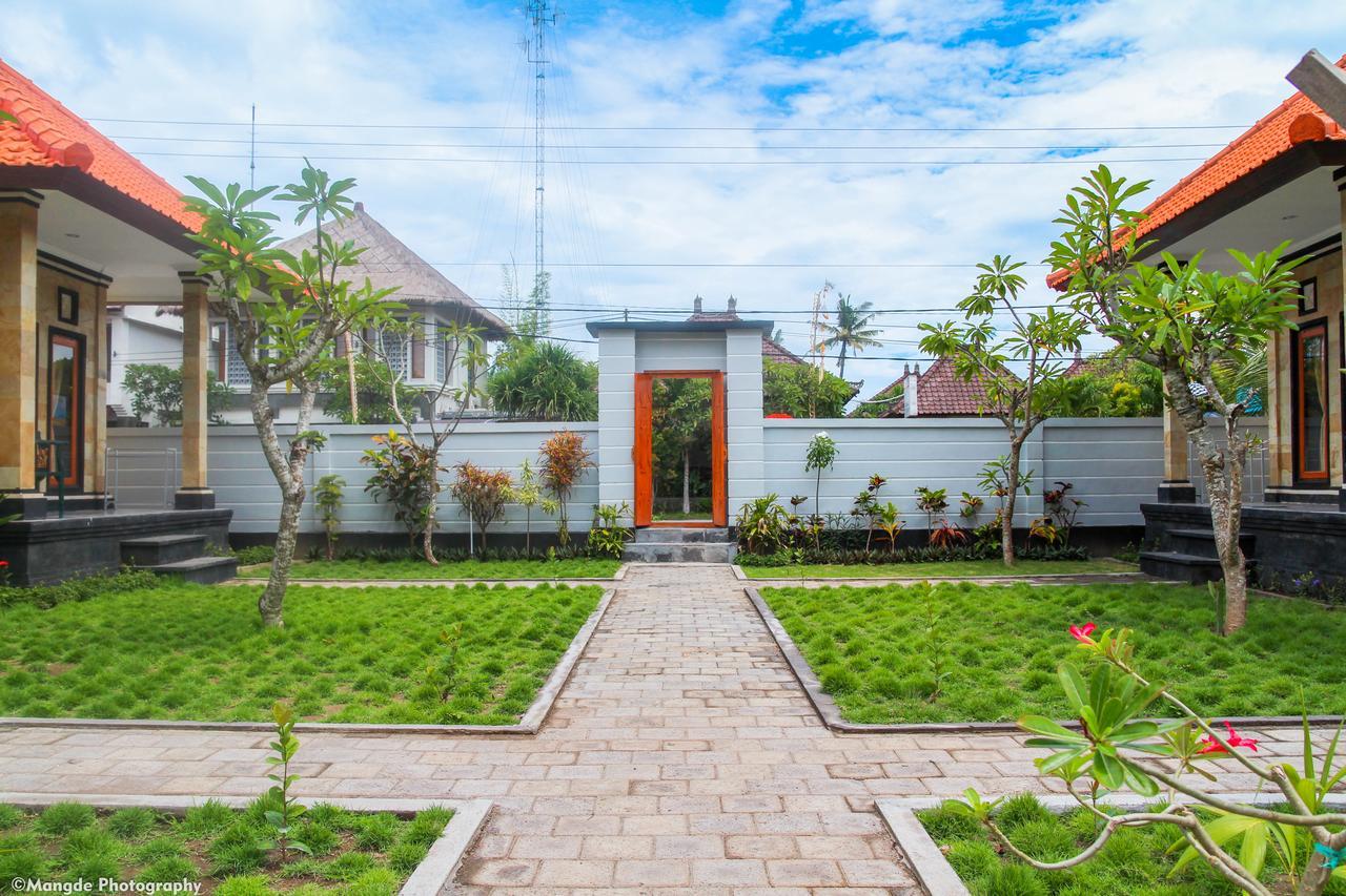 Deindra Nusa Inn *