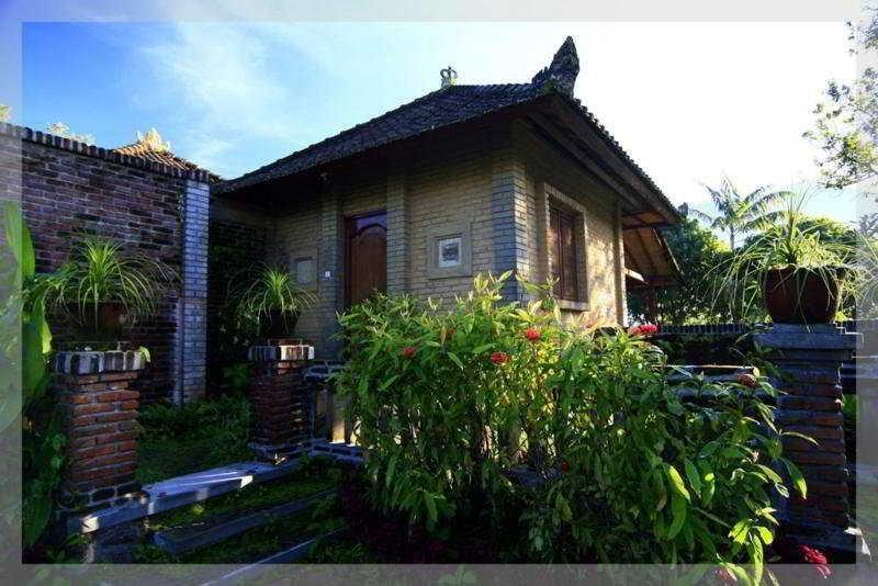 Enjung Beji Hotel 2*