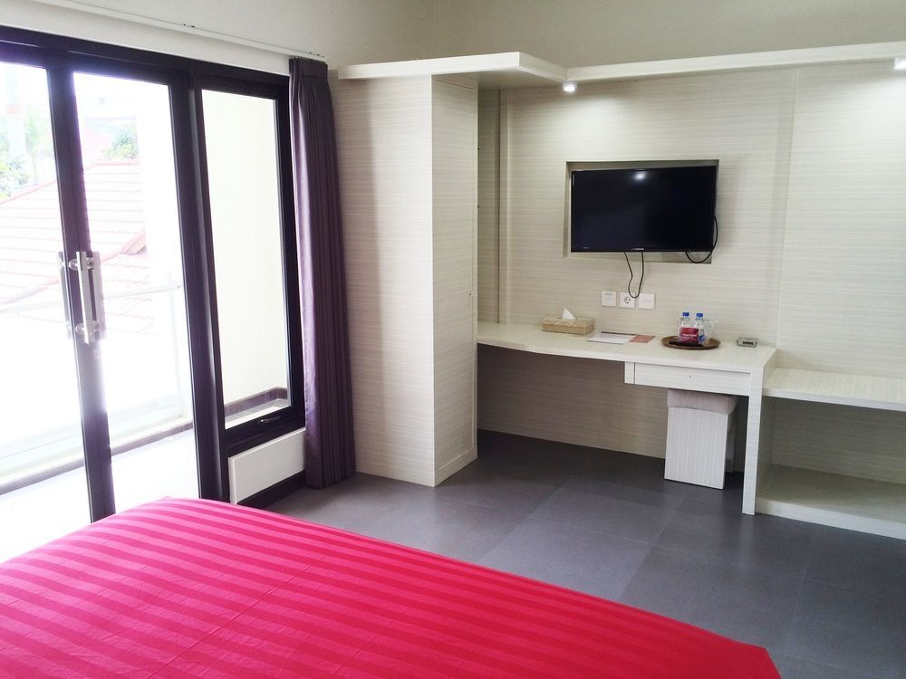 Hotel Maxi Kedonganan 2*