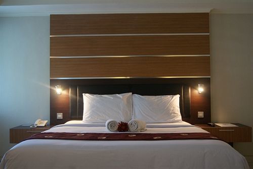 Hotel Urbanview Taman Suci Bali 3*