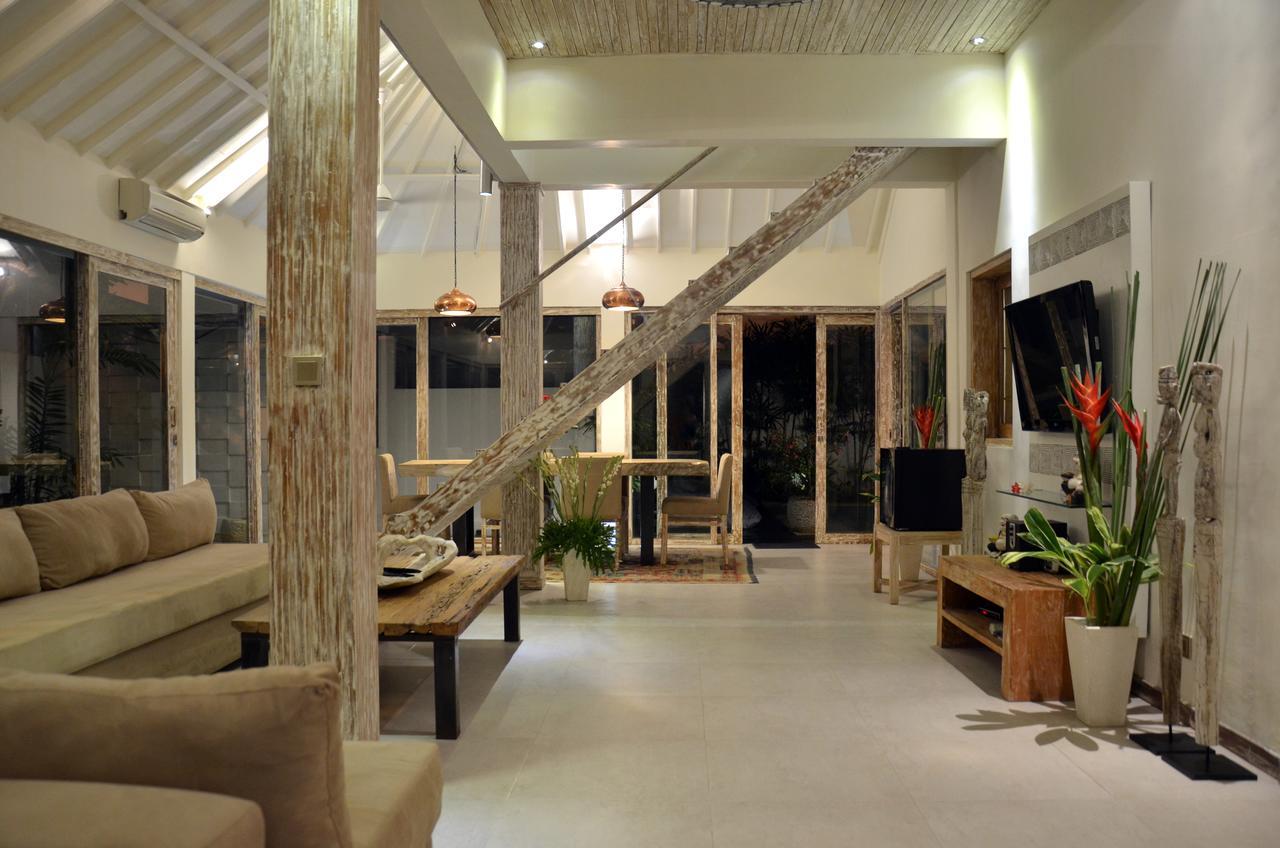 Oberoi 2 Bedrooms *