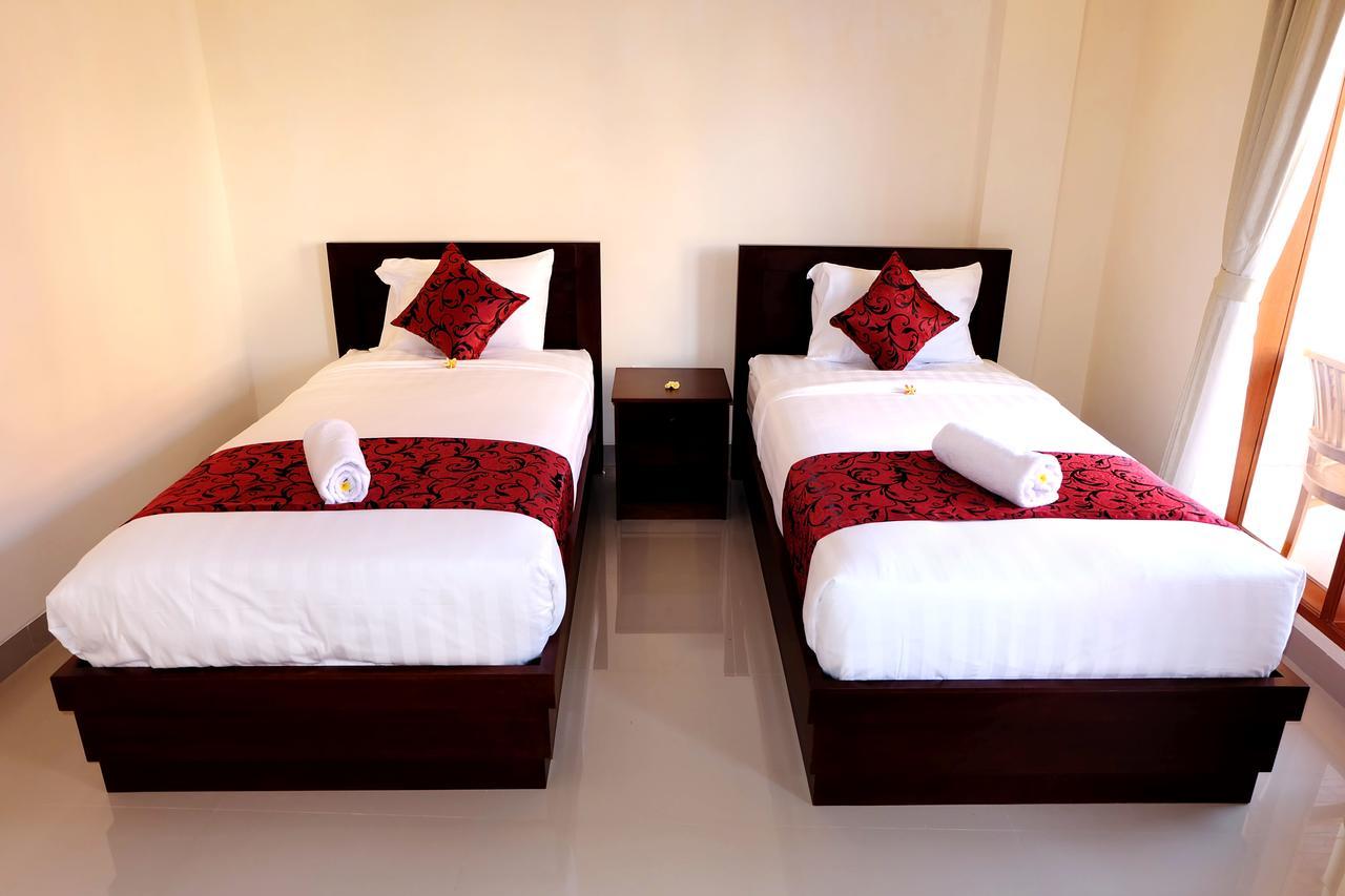 Tom's Pecatu Inn 3*