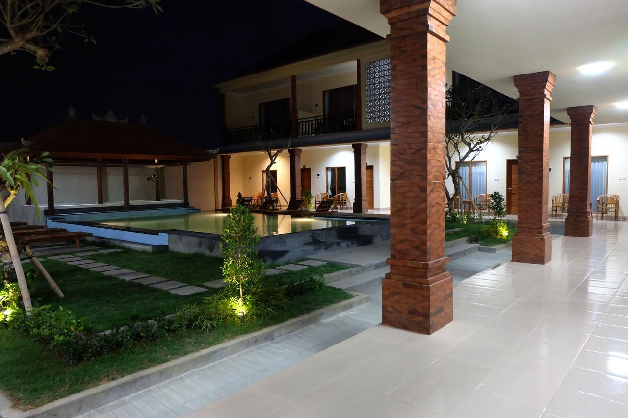 Tom's Pecatu Inn 3*