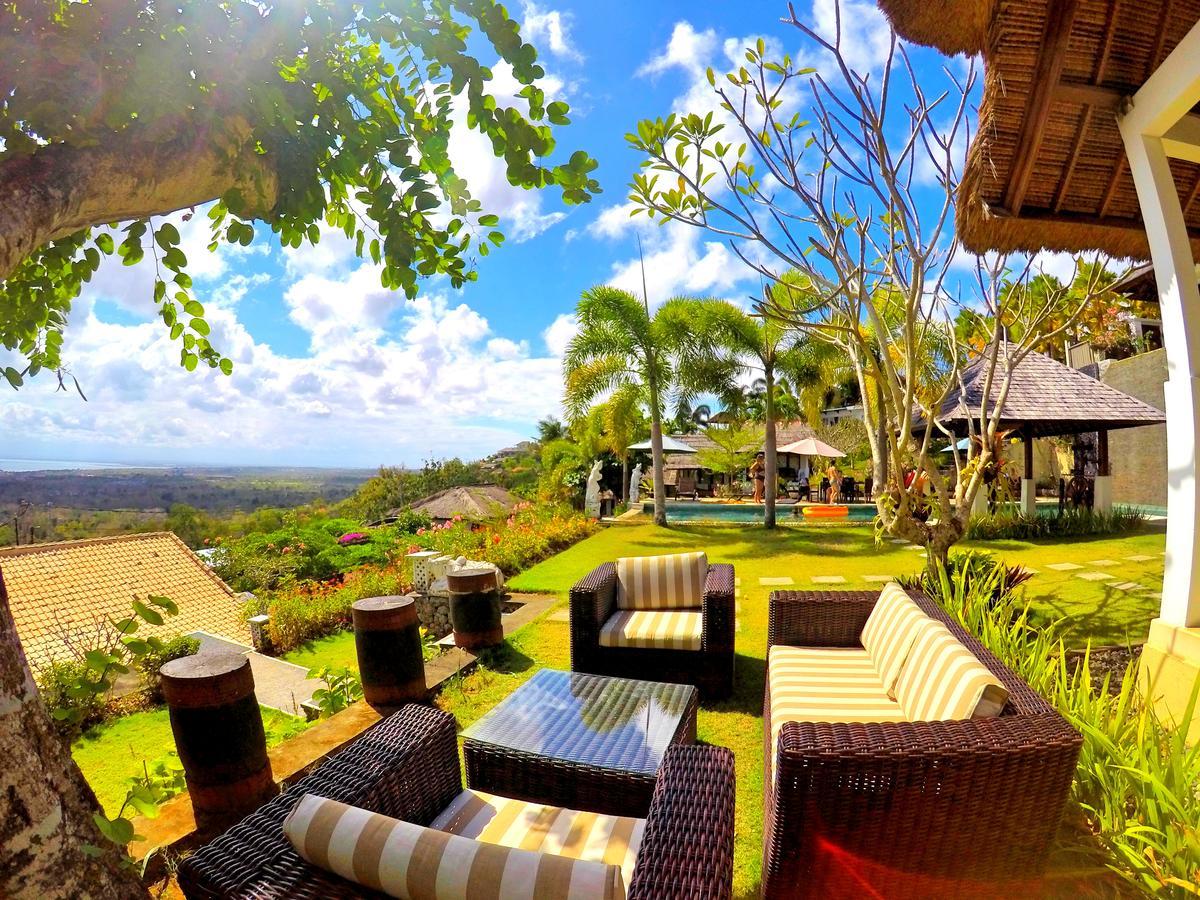 The Eyes Villas 3*
