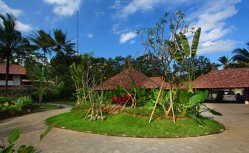 Beingsattvaa Veg.retreat Hotel 4*