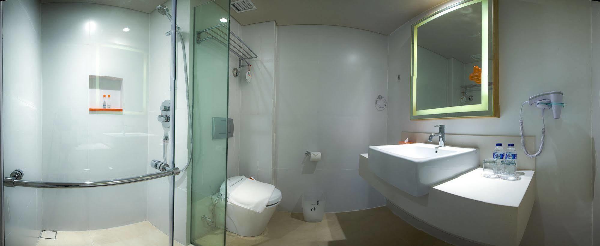 Harris Raya Kuta Bali Hotel 4*