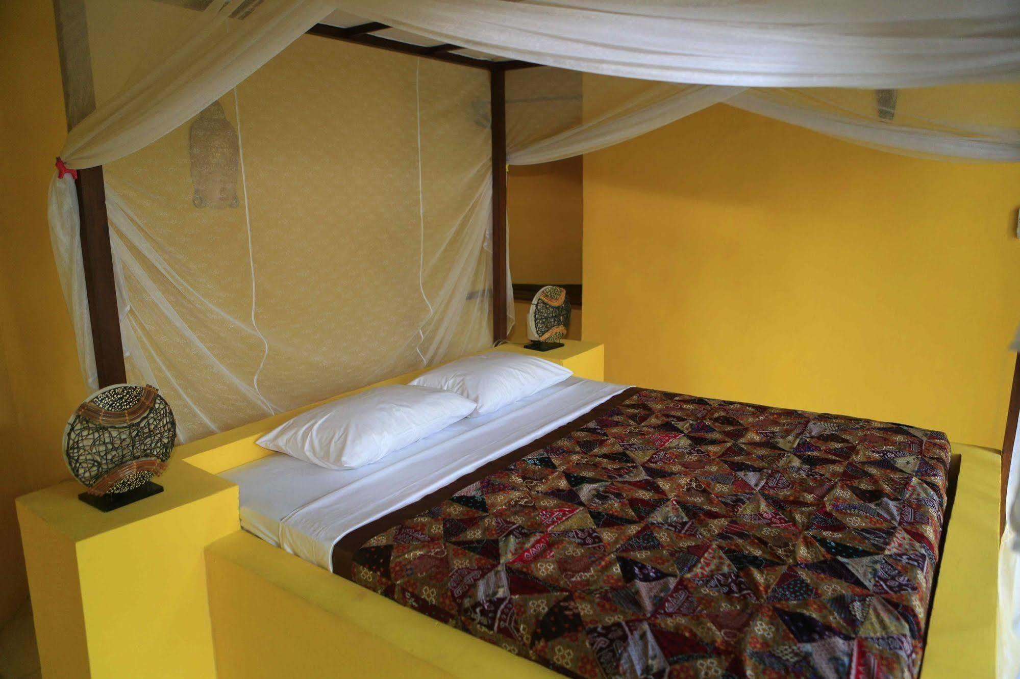 Surya Rainbow Holiday park 3*