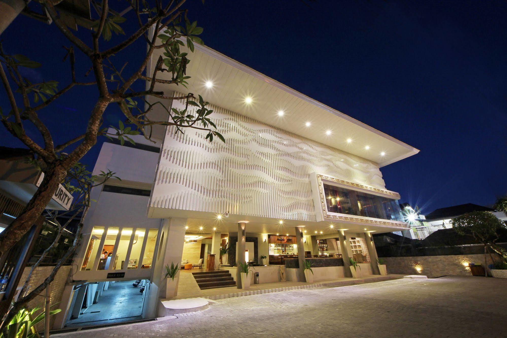 Hotel Express Bali Sunset Road By Ihg 3*
