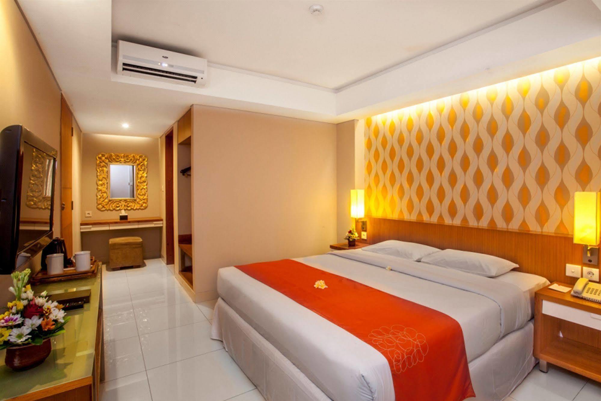 Express Bali Sunset Road By Ihg Hotel 3*