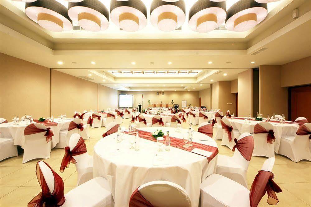 Express Bali Sunset Road By Ihg Hotel Kuta (Bali)