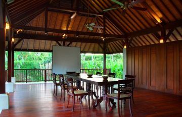 Beingsattvaa Veg.retreat 4*