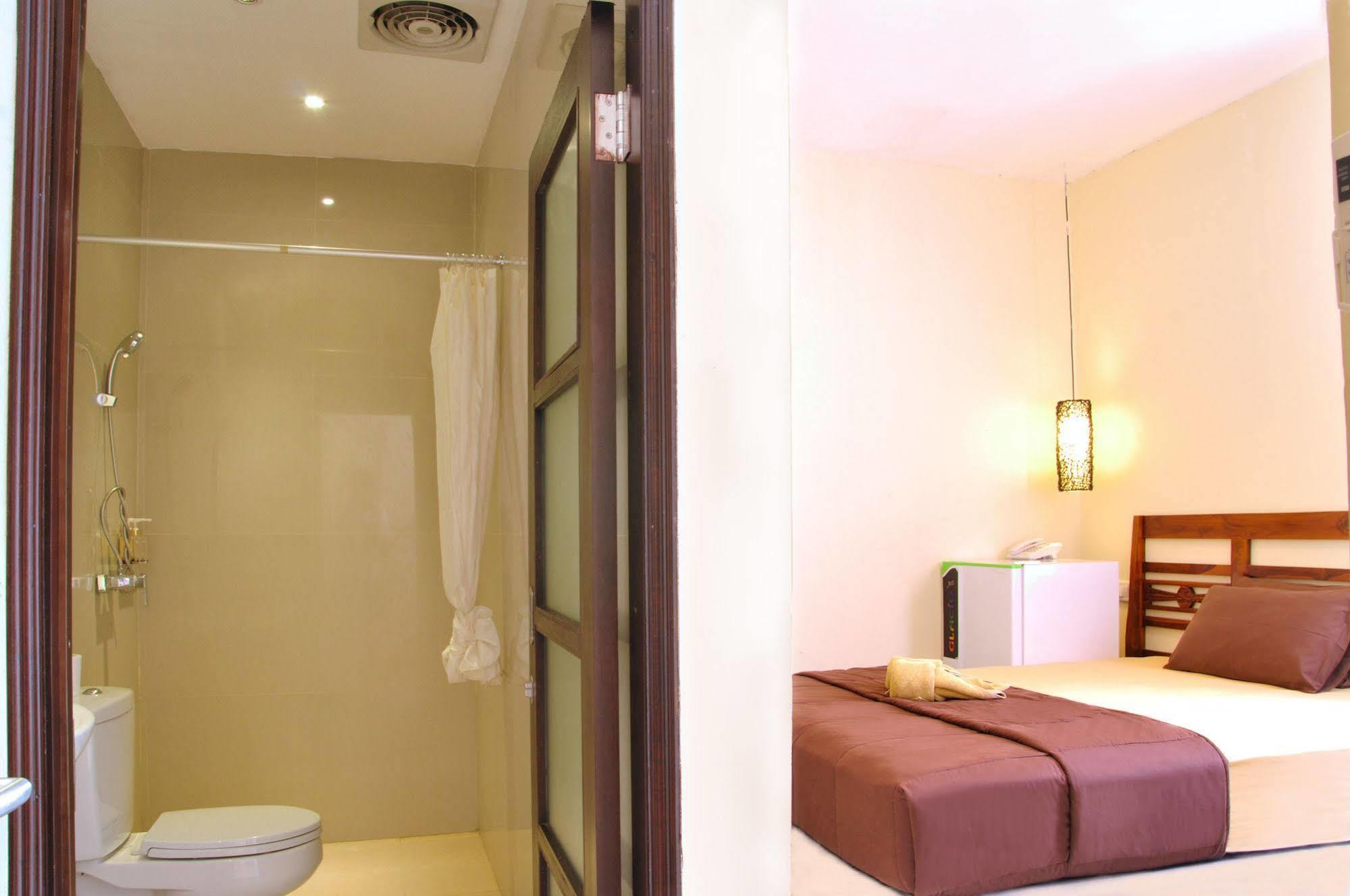 Kuta Sari House 2*