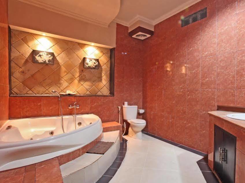 Hotel Super Oyo Townhouse Oak Maxi Legian Kuta (Bali)