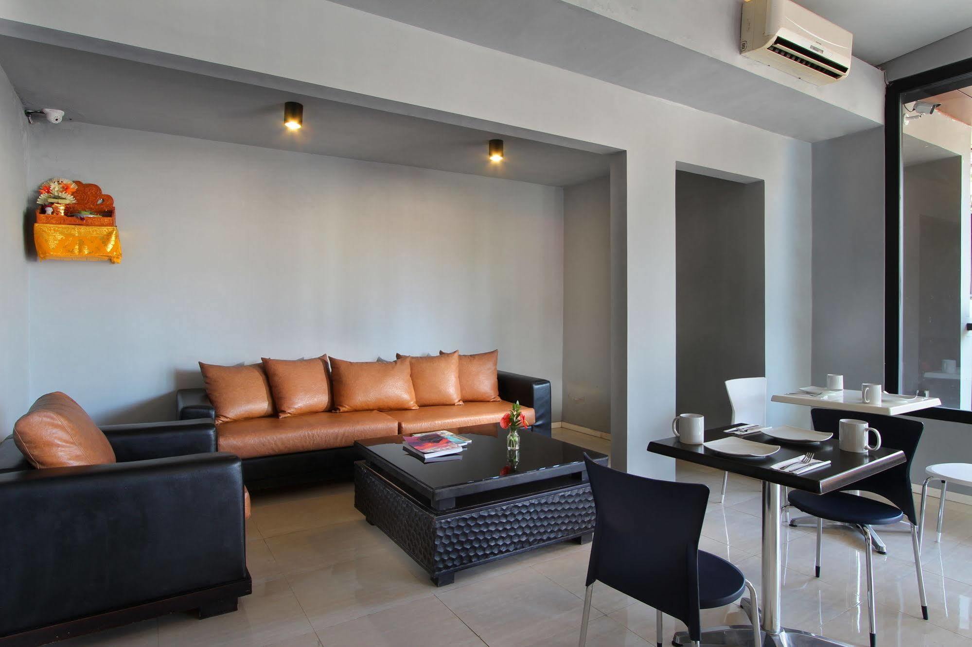 Oyo 2854 Cozy Hotel Seminyak (Bali)