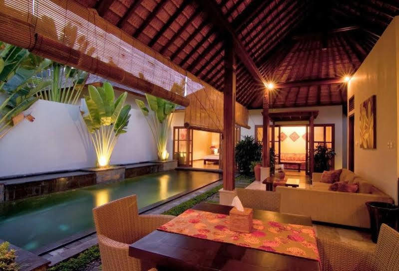 Ellora Hotel