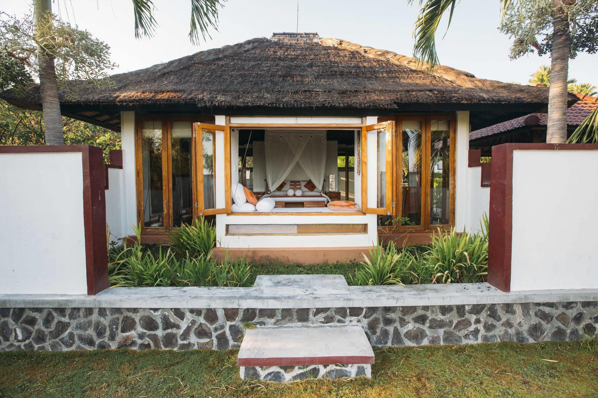 Ganesha Coral Reef Villas 4* Umeanyar