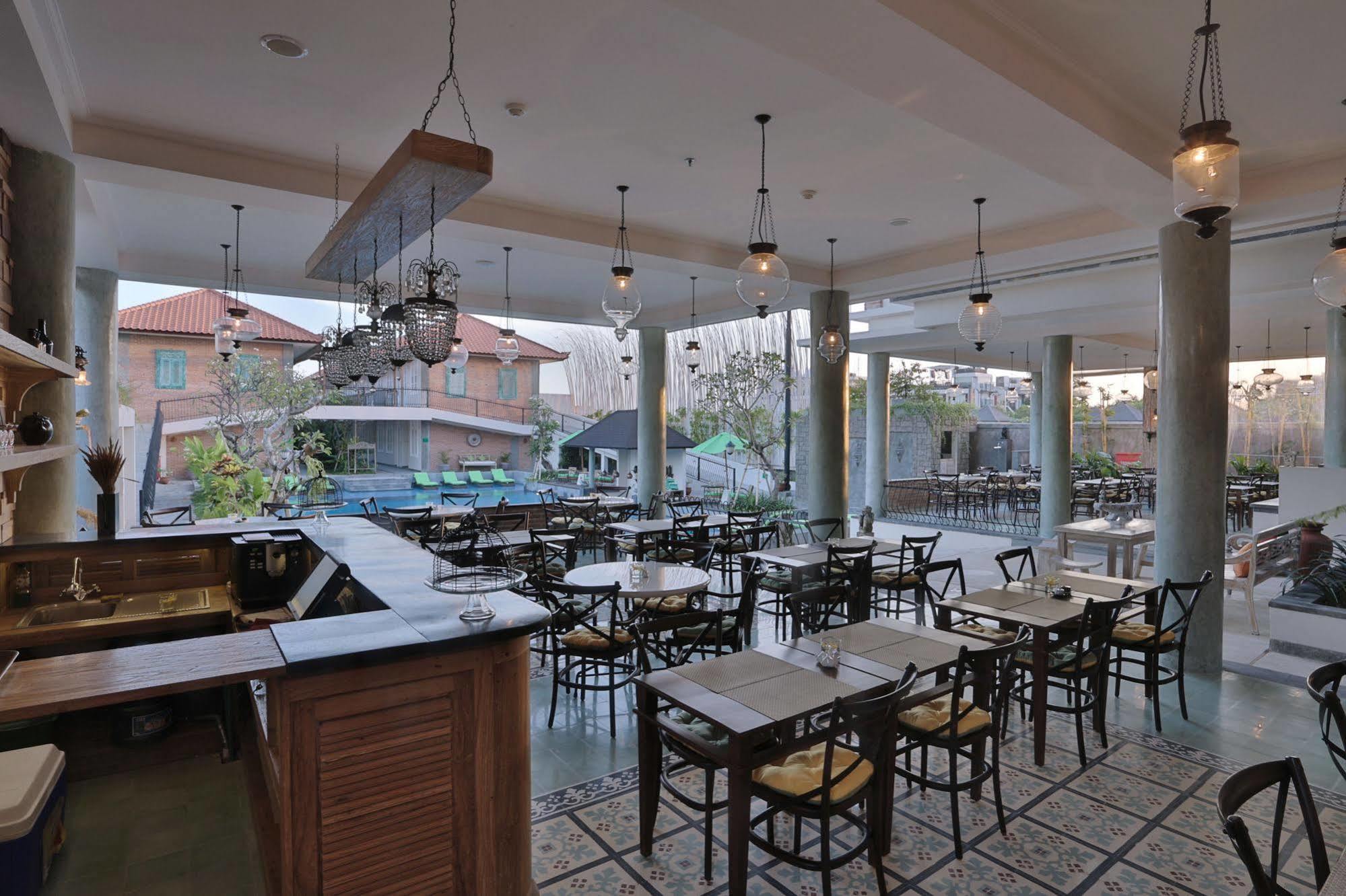 Maison At C Boutique & 4*