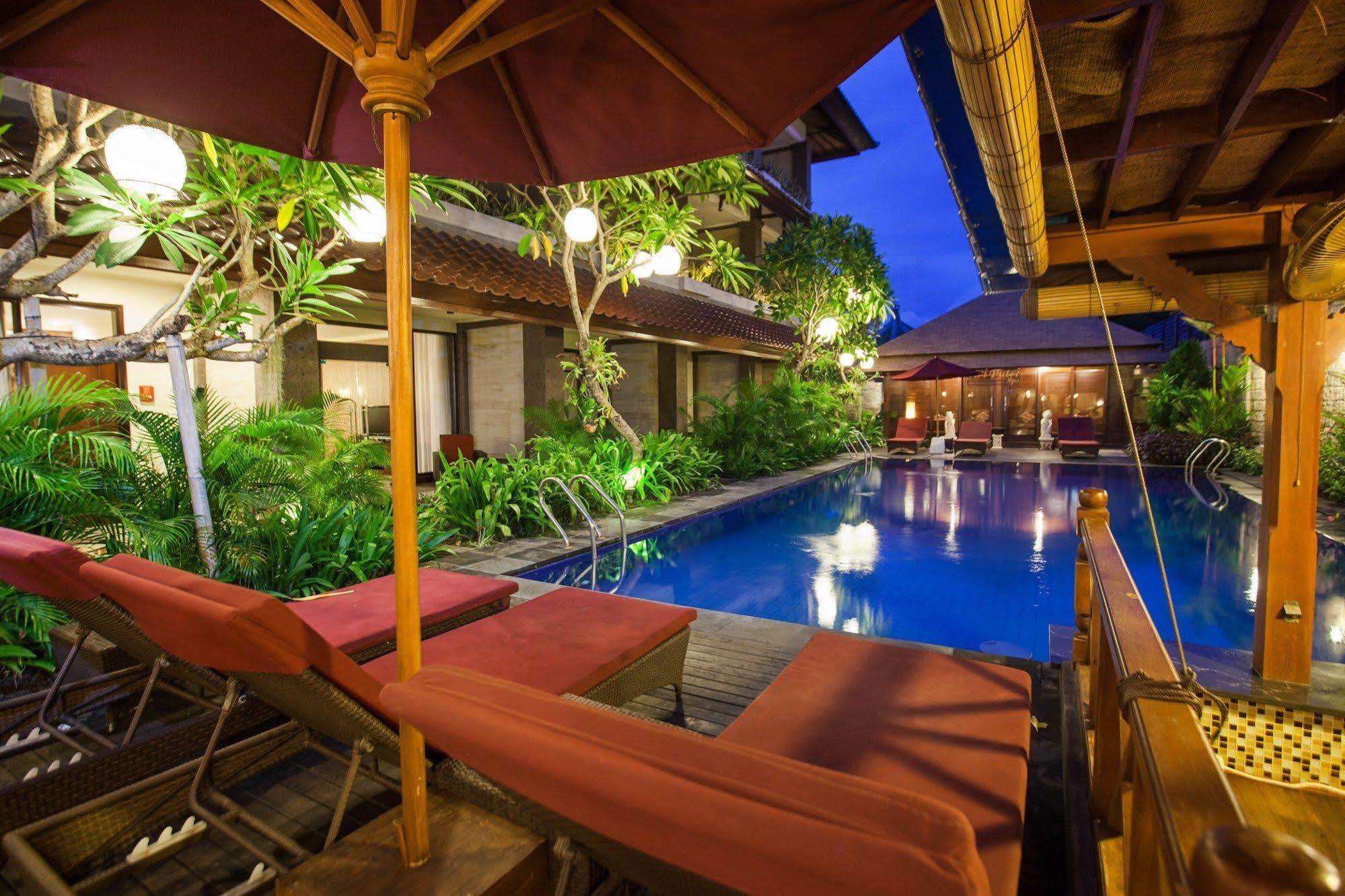 Hotel Ari Putri 3*