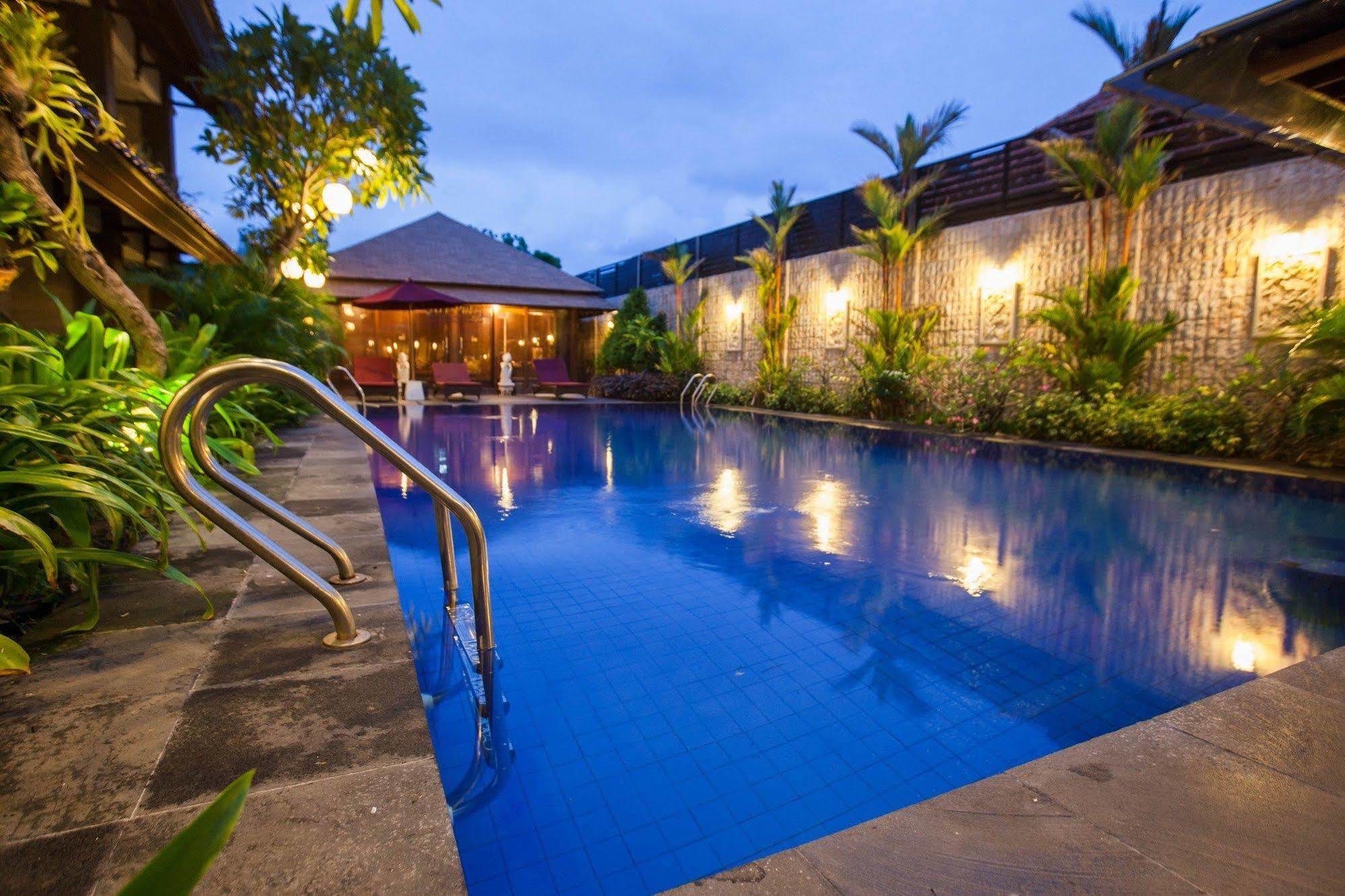 Ari Putri Hotel