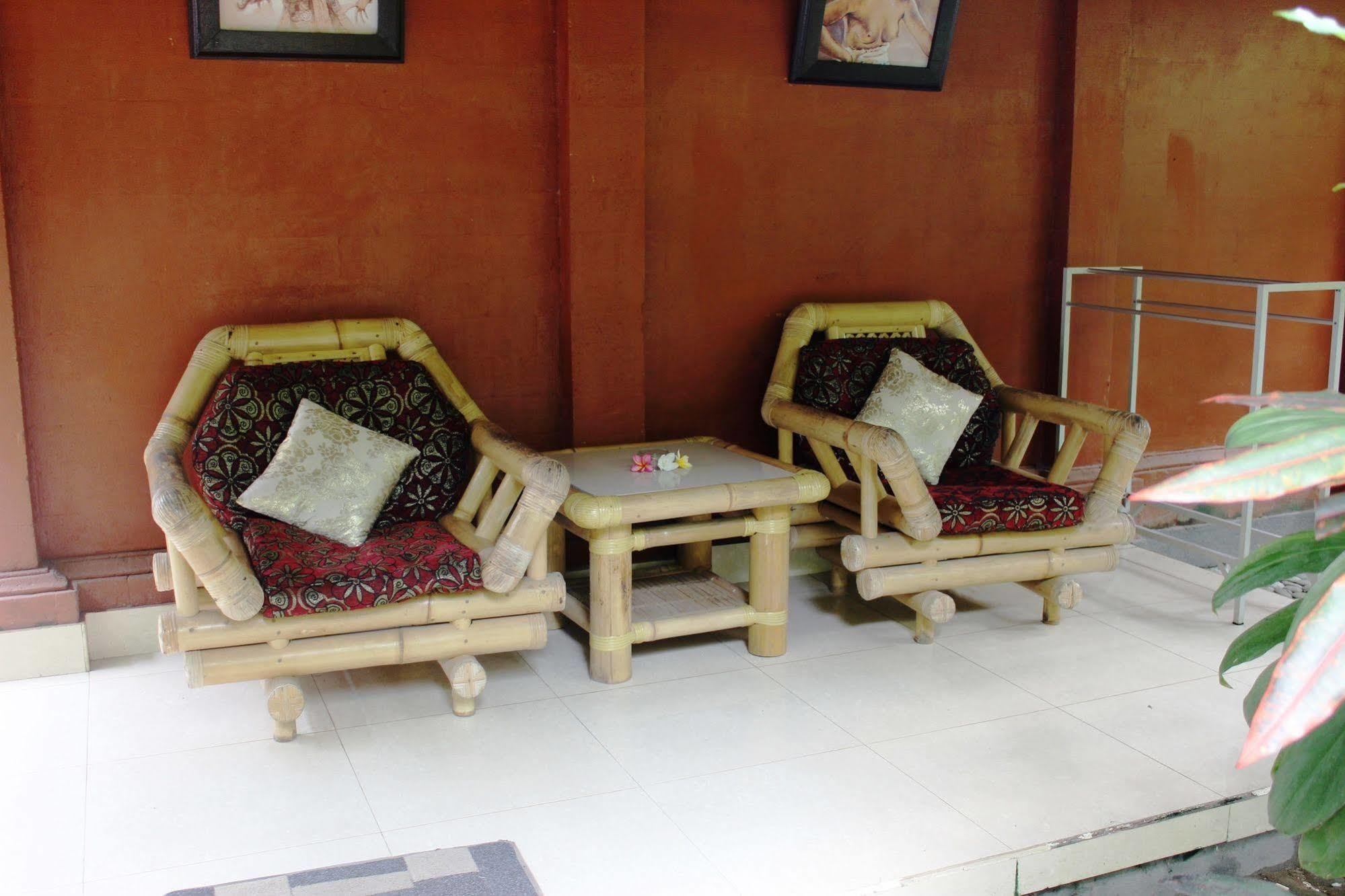 Hotel Anom
