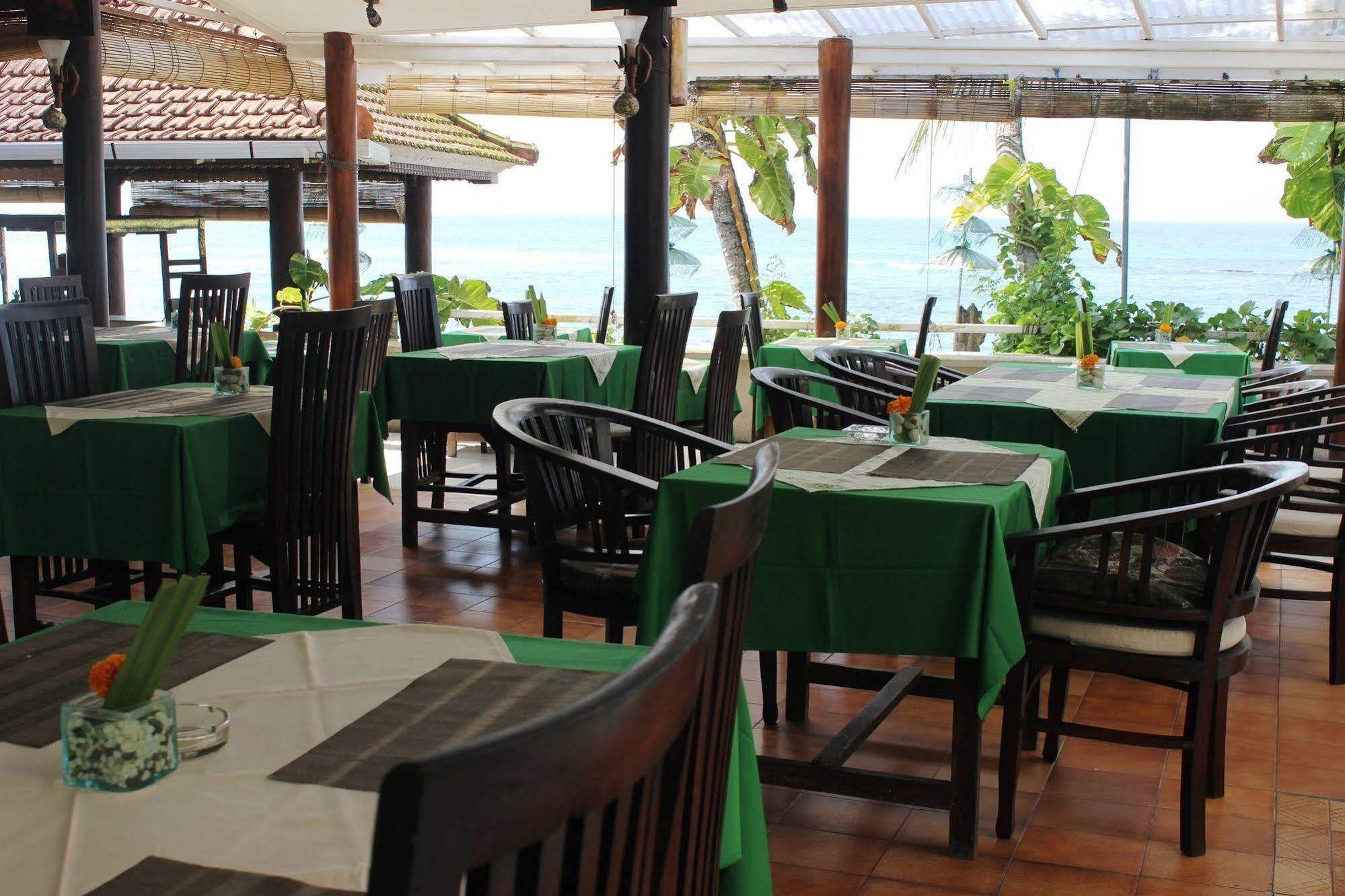 Hotel Anom