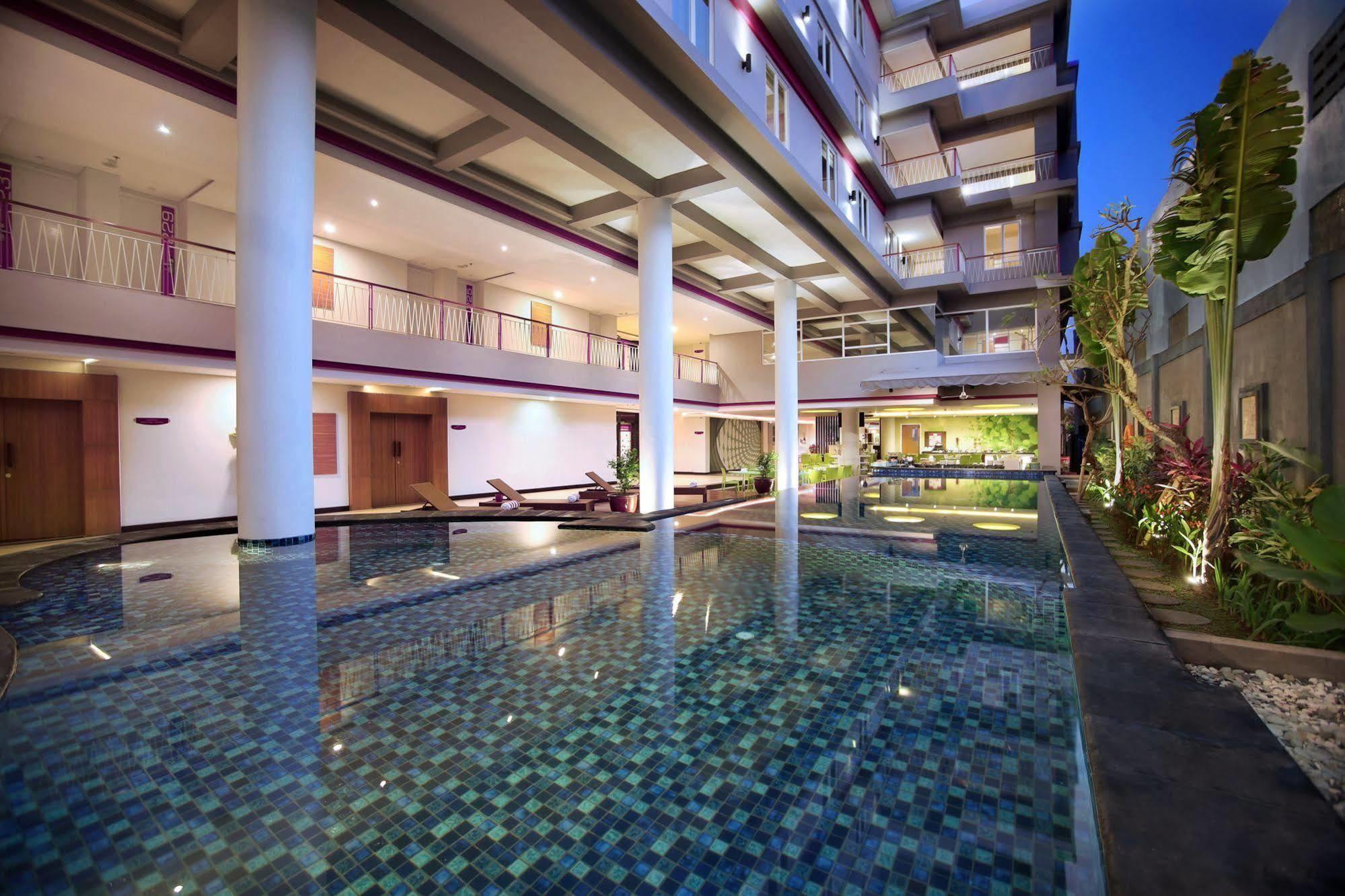 Hotel Favehotel Sunset Seminyak (Bali)