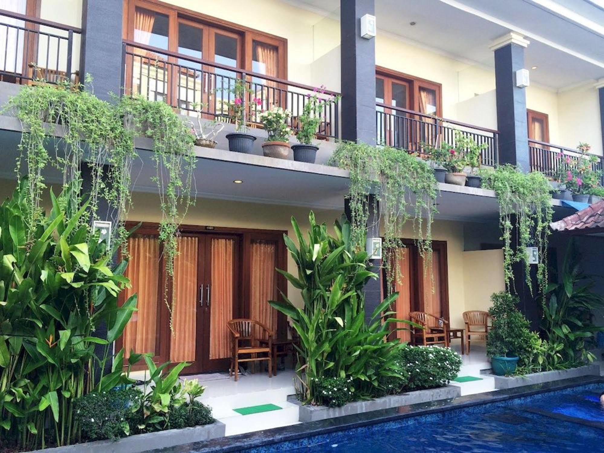 Waringin Homestay Guest house