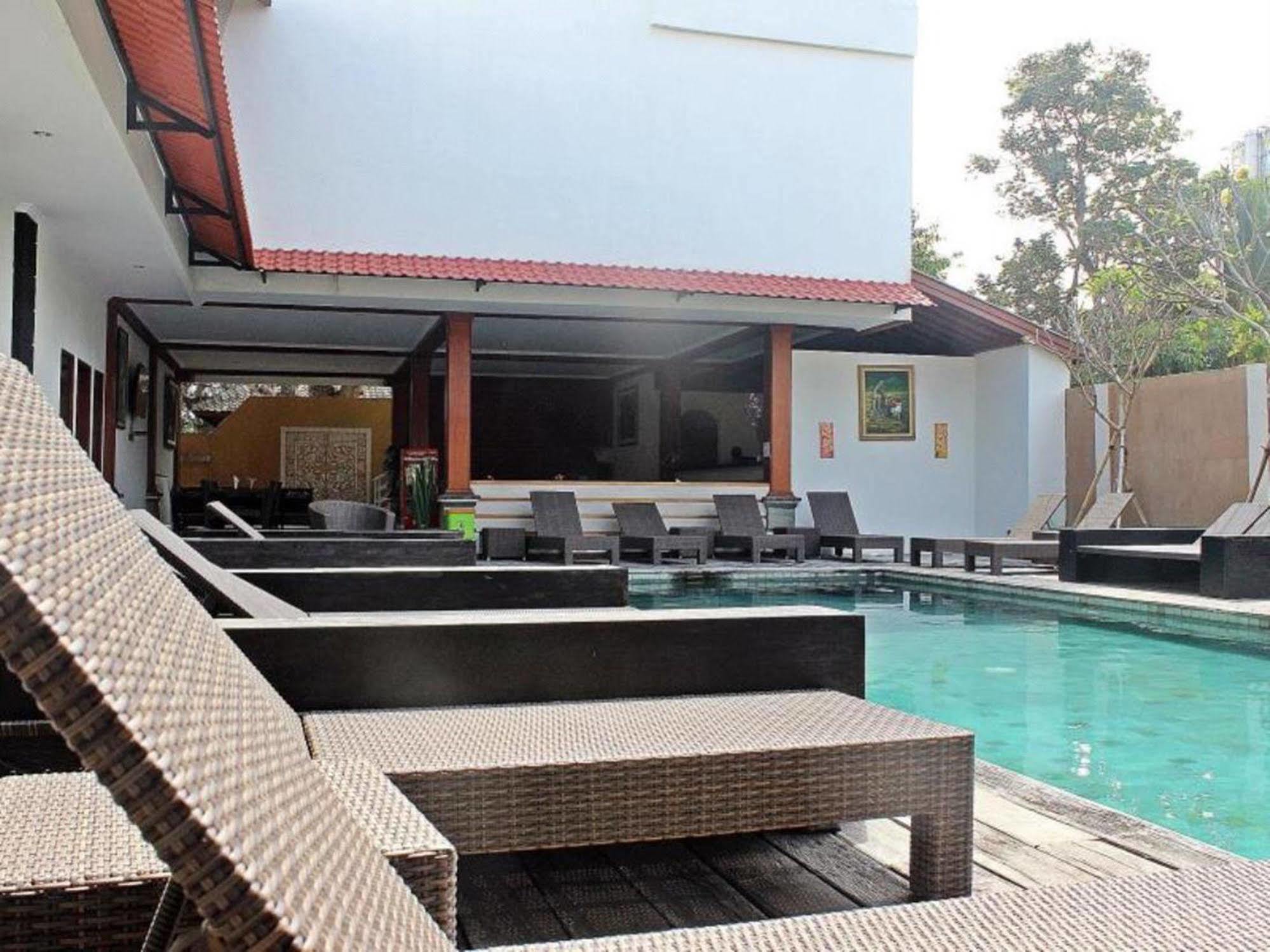 Mirah Hotel Legian (Bali)