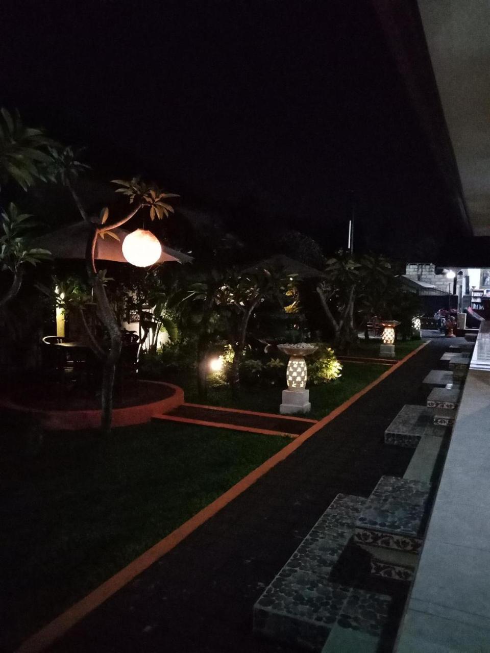Frangipani Tempat Tidur & Sarapan 2*