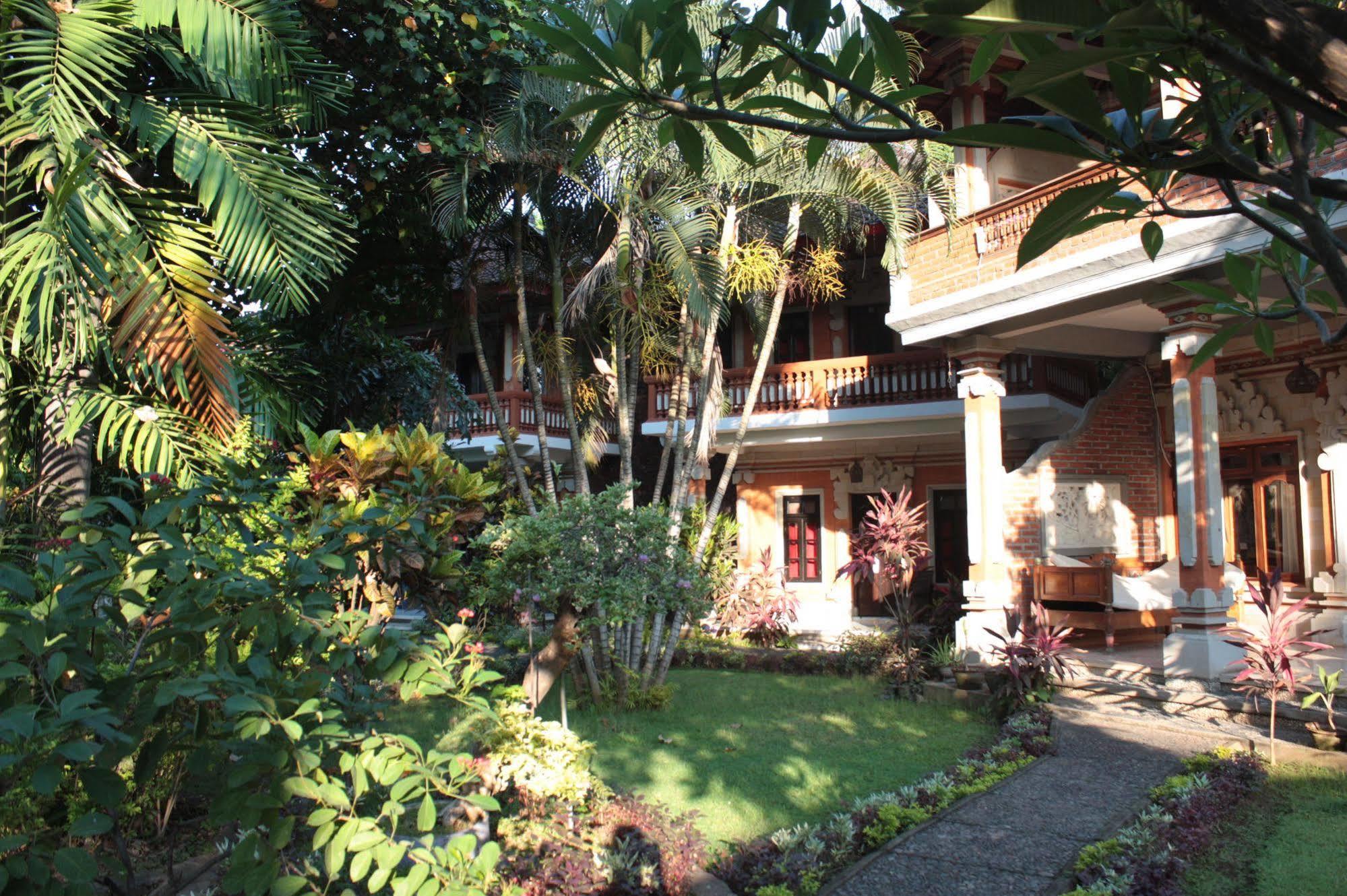 Rambutan Boutique Lovina (Bali)