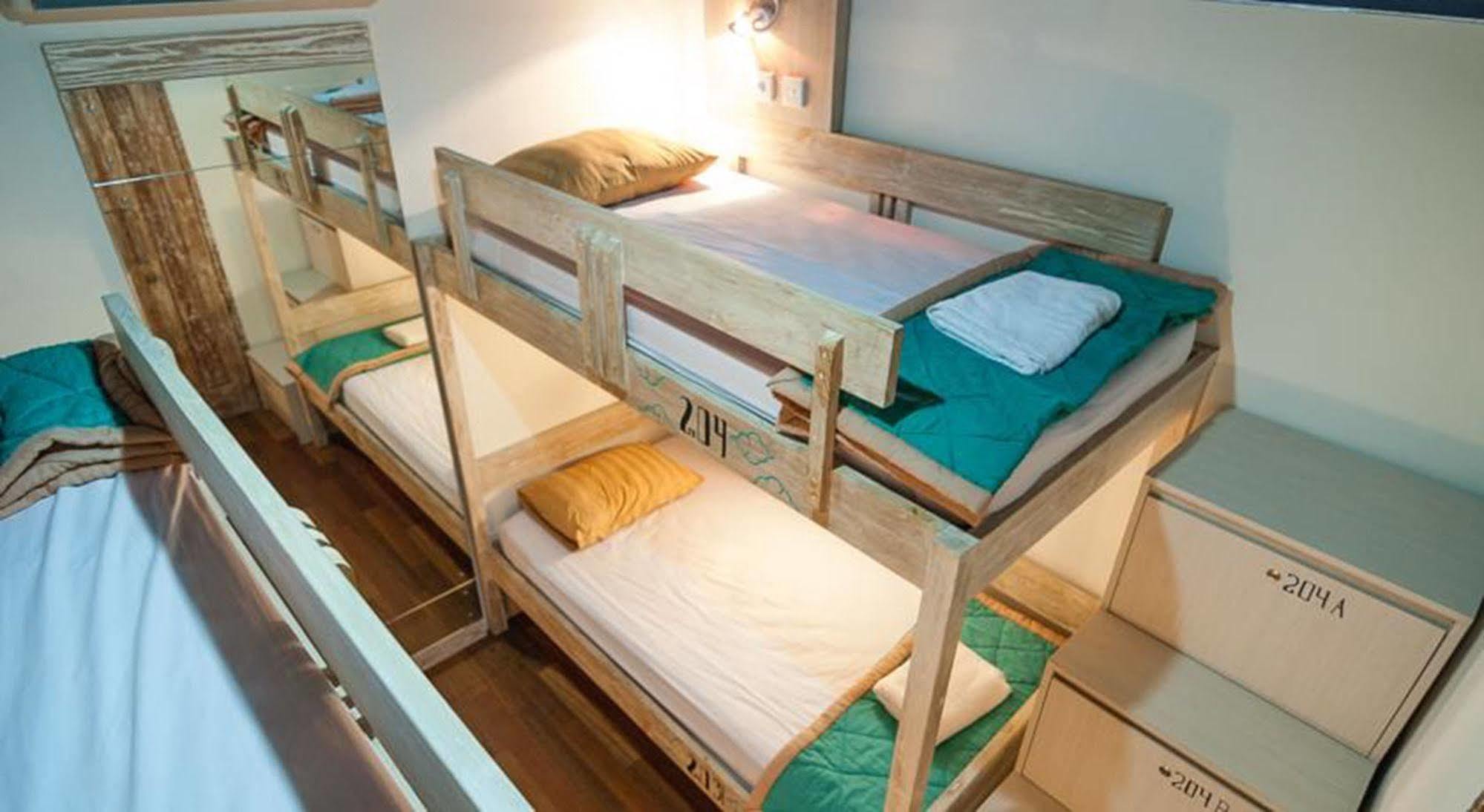 Nau Here Hostel