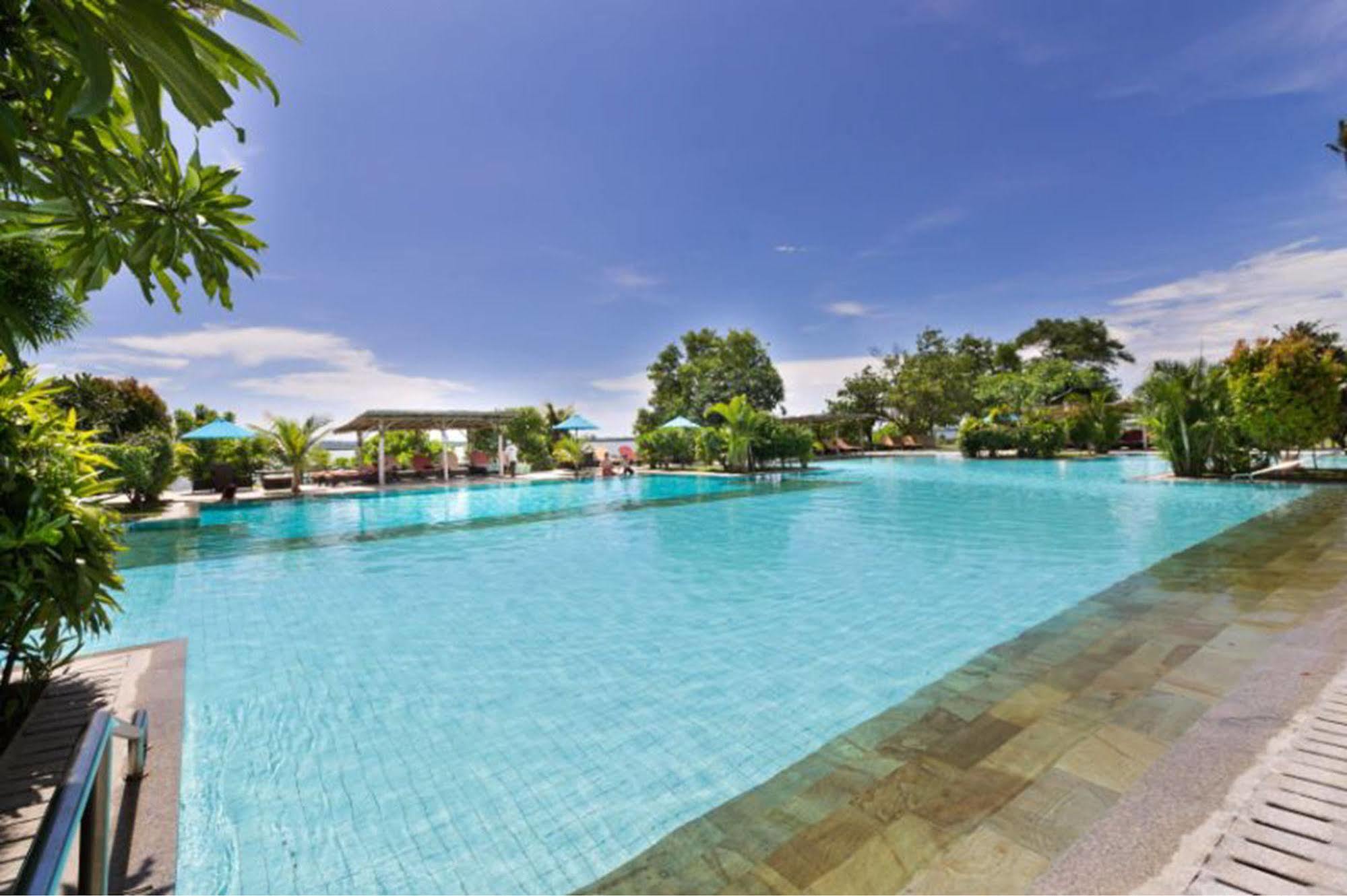 Hotel Peninsula Bay