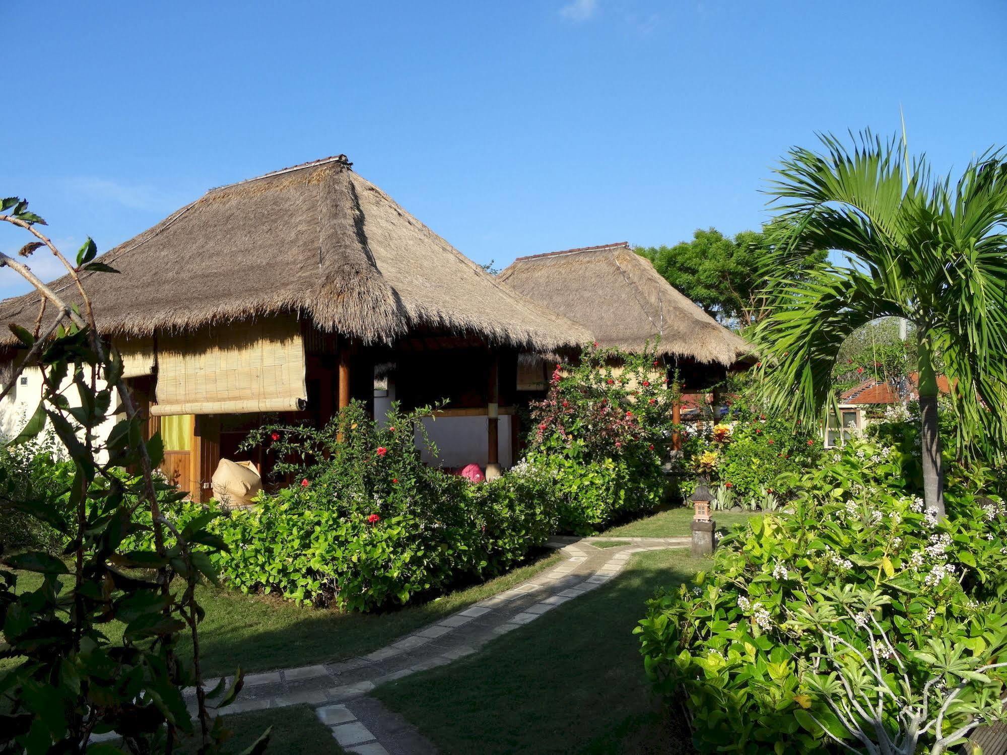 Taman liburan Sunia Loka Bungalows&dive Center