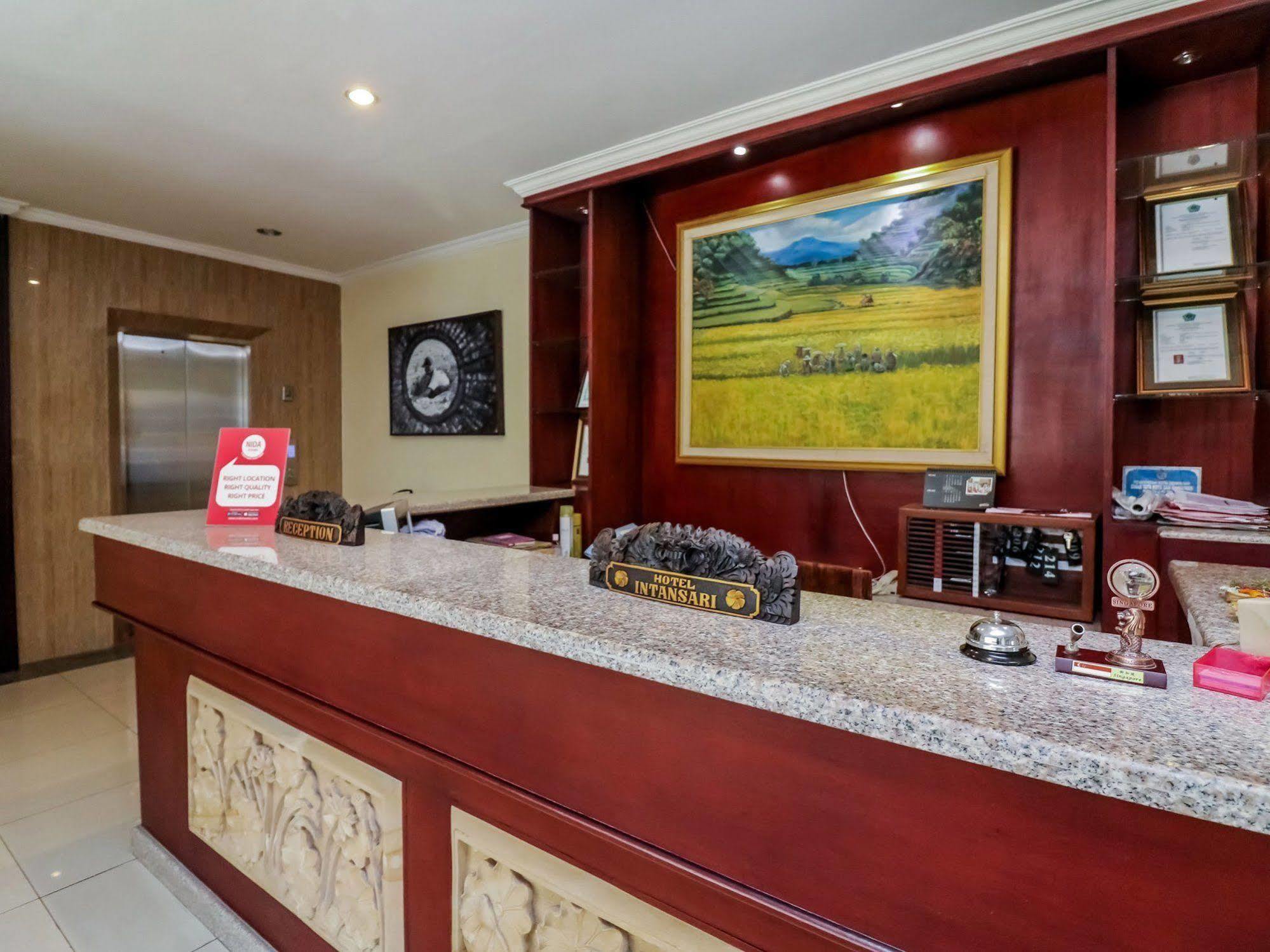 Hotel Intansari 2*