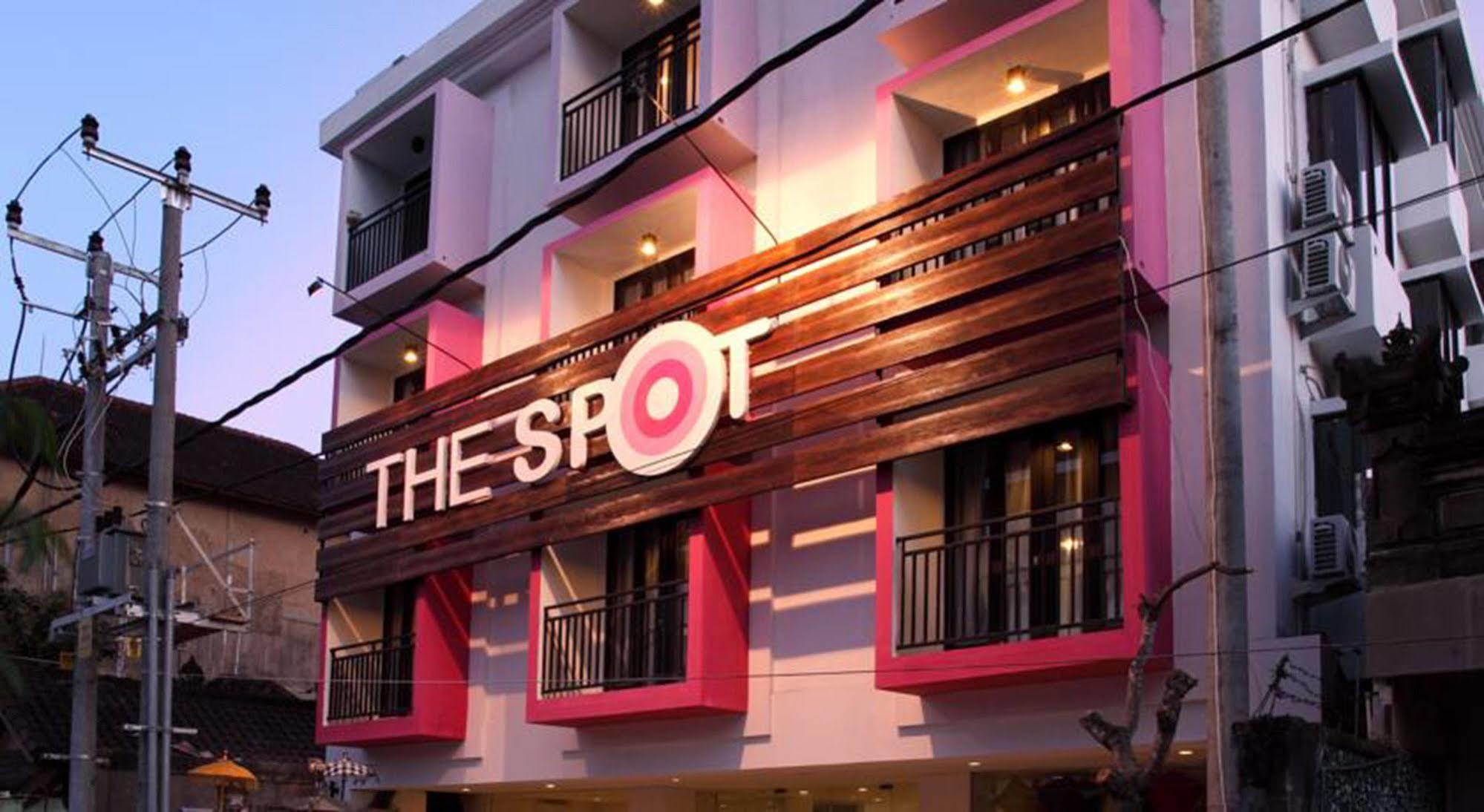 Hotel The Spot 3*