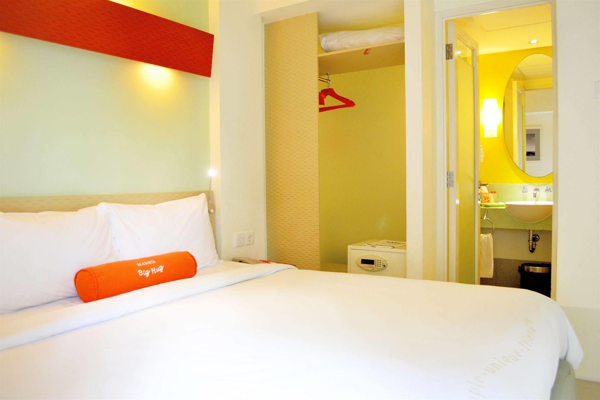 Harris & Residences Sunset Road Hotel
