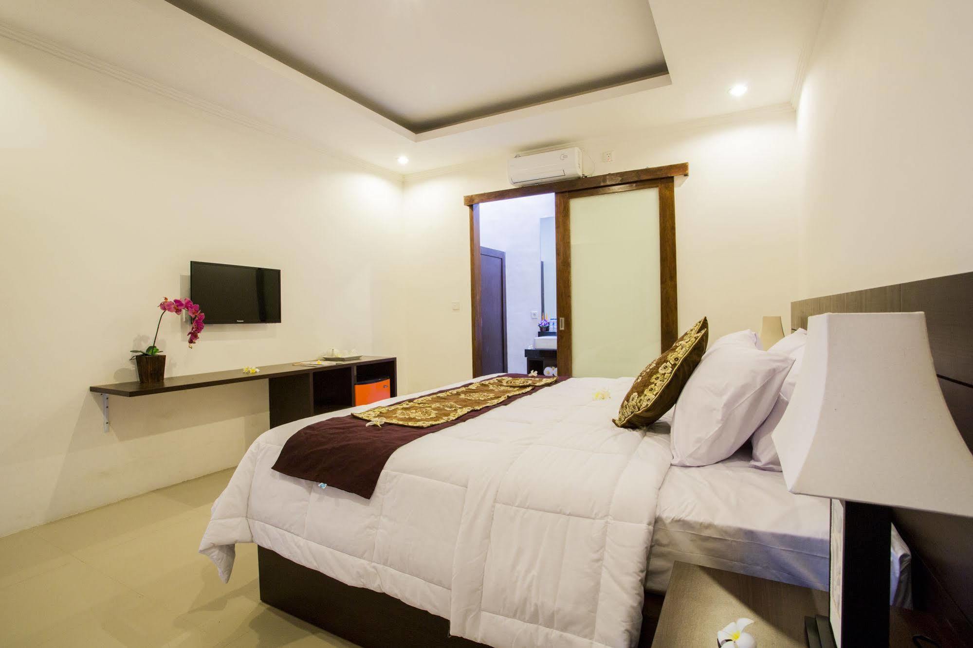 The Light Bali Villas 2*