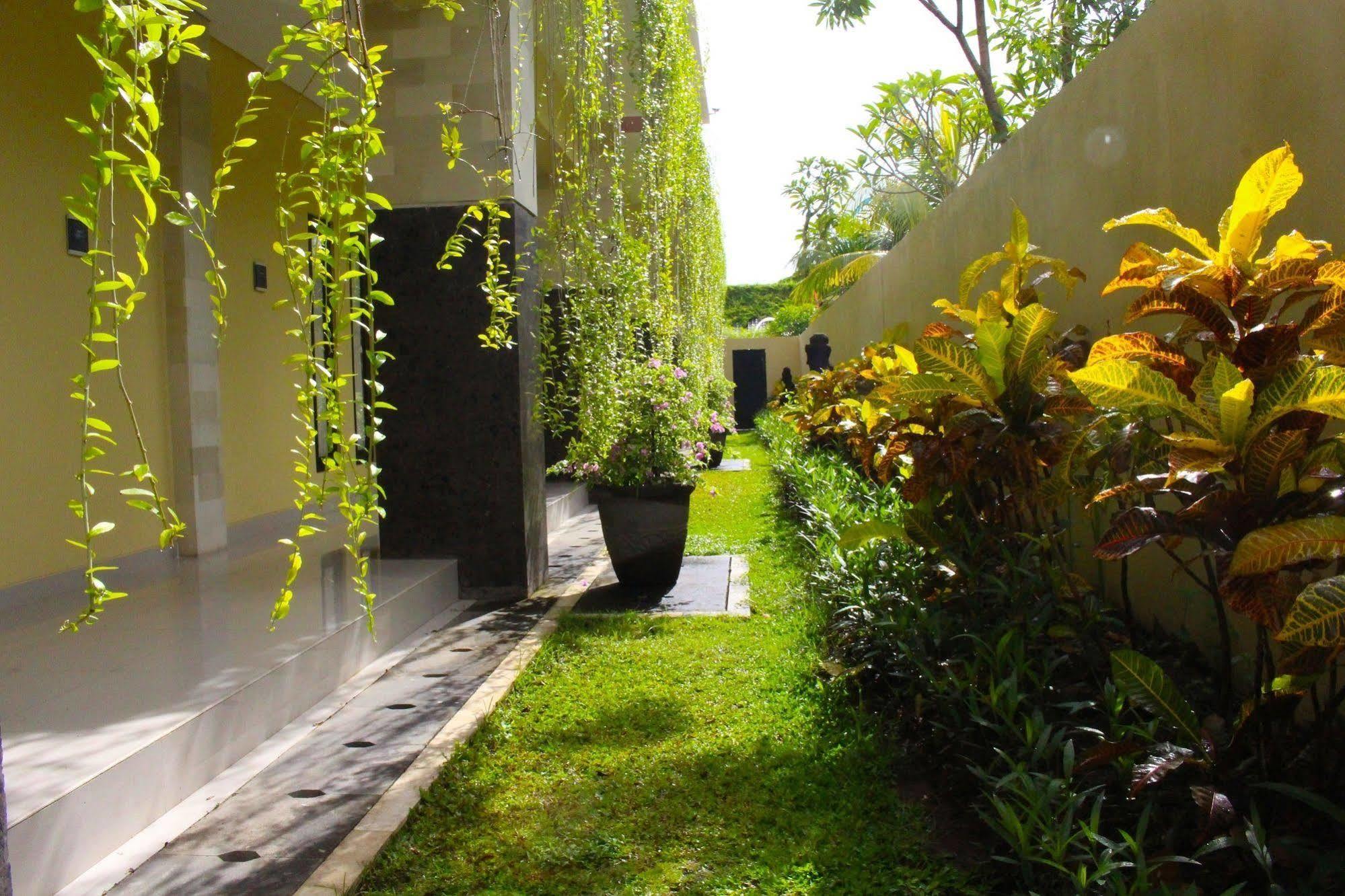 Bali Mega Hotel 3*