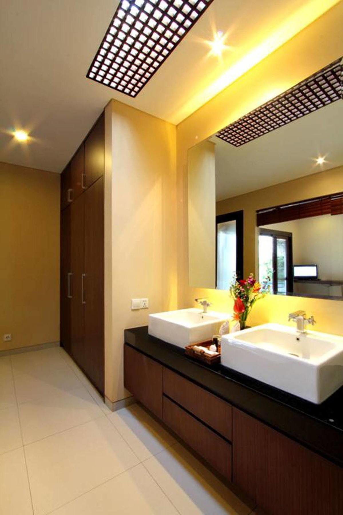 Oval Bali *