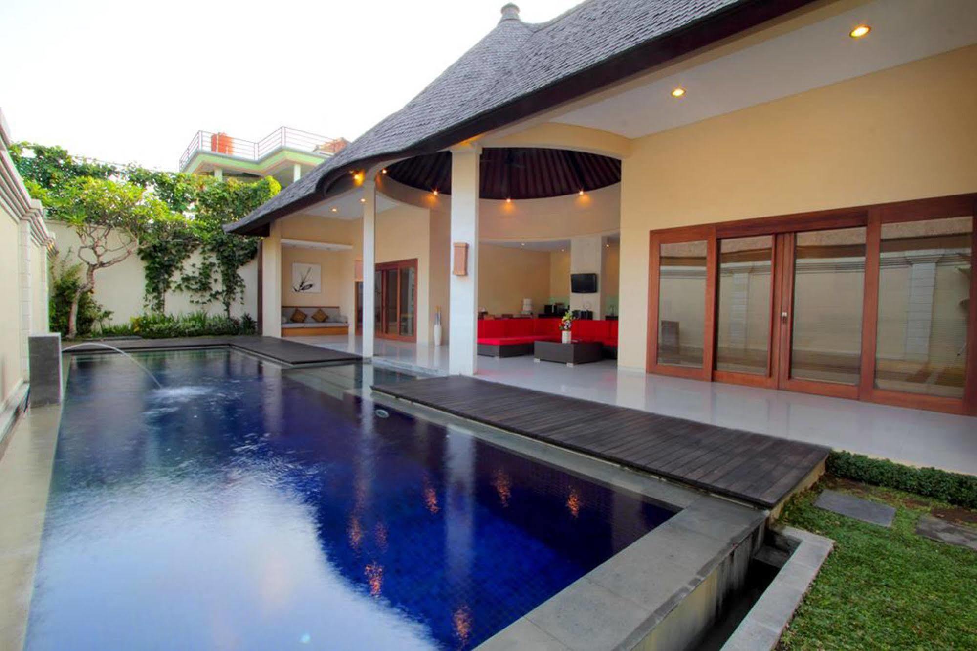 Villa Oval Bali Seminyak (Bali)