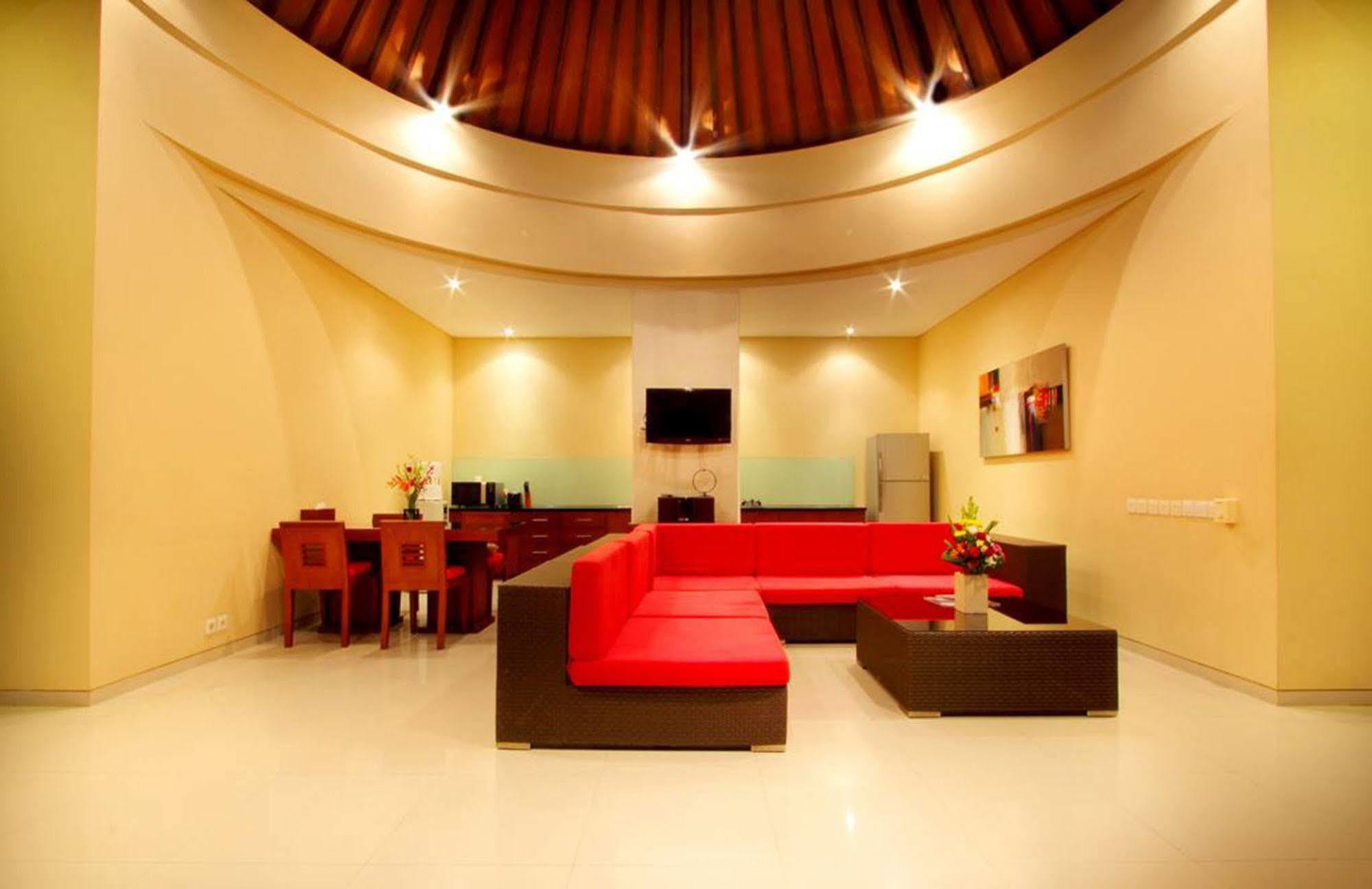 Oval Bali
